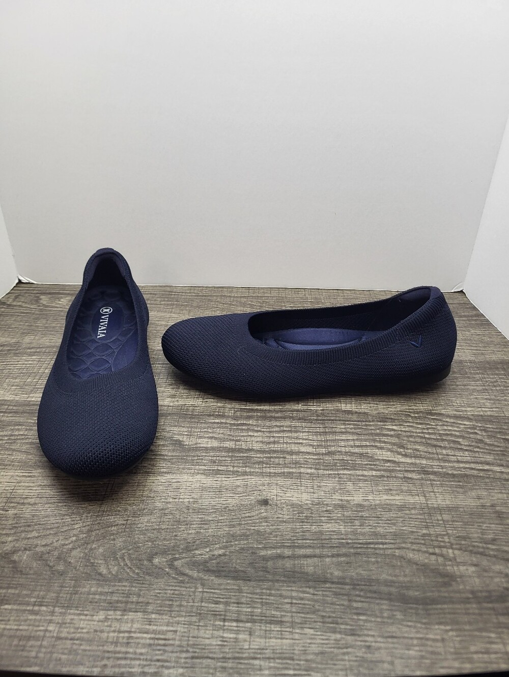Vivaia Claire Round Toe Flats Shoes Slip-On Navy Blue Womens Size Us 7.5 Eu 38.5